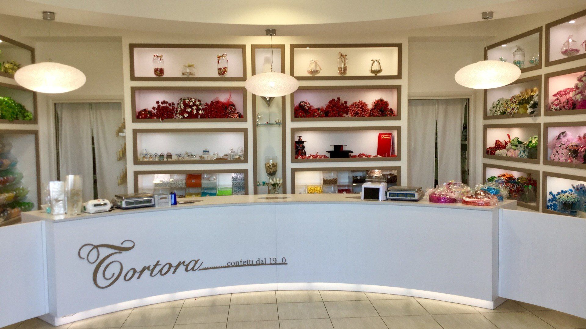 Interno del negozio Confetti Tortora